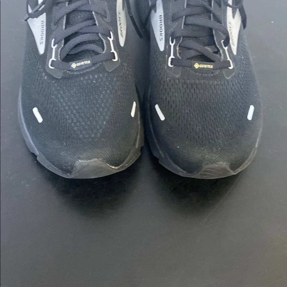 BROOKS MEN'S GHOST 14 GTX size 111 men